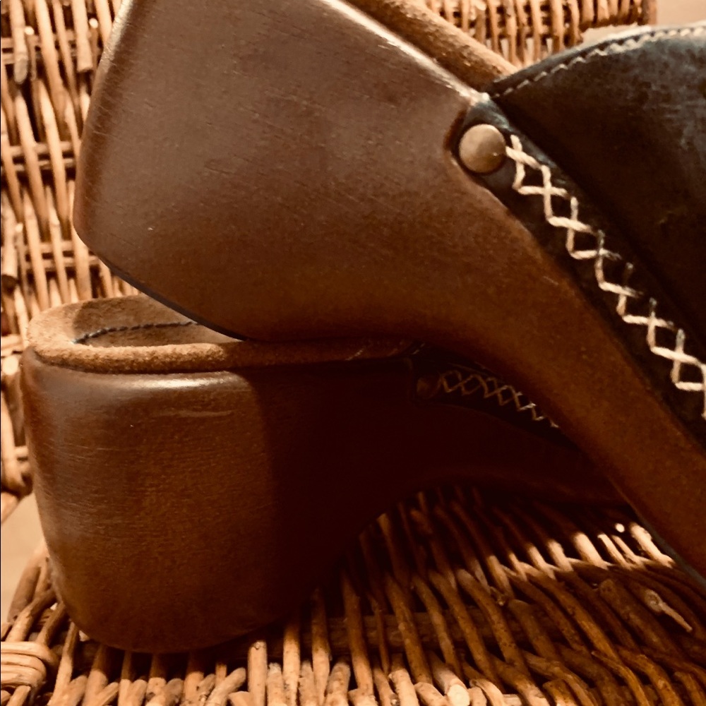 Indigo By Clark’s Clog Mule Size 6 - image 3